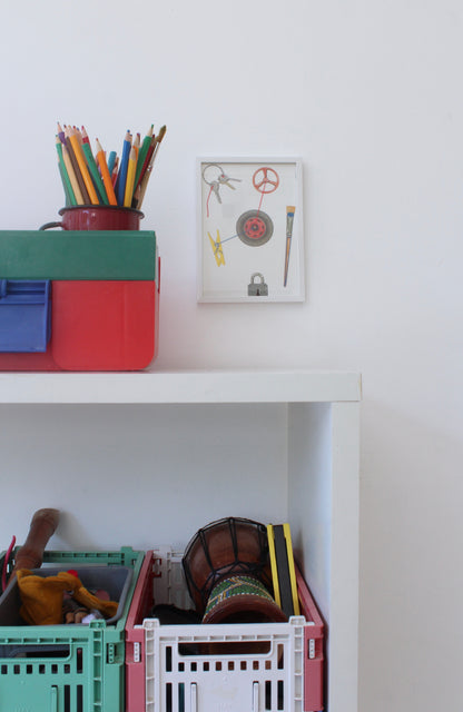 objects (white)